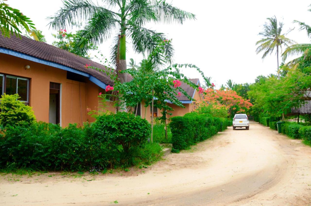 Funky Squids Beach Resort 바가모요 외부 사진